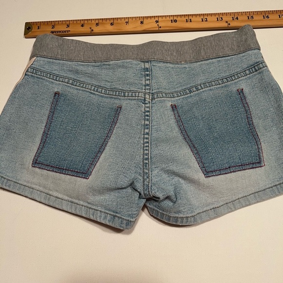 Buffalo David Bitton Womens Size 27 Medium Wash Mid Rise Cutoff Jean Shorts (D2) - Picture 6 of 6